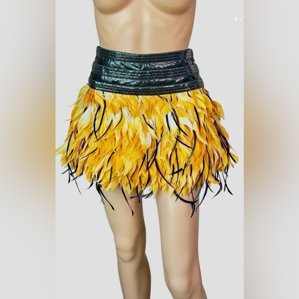 ✨ROBERTO CAVALLI Just Cavalli ostrich feather mini skirt. ✨ - Picture 1 of 13